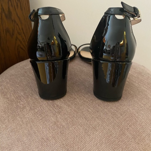 SIMPLY A GREAT DEAL! stuart weitzman simple sandal - Picture 5 of 7